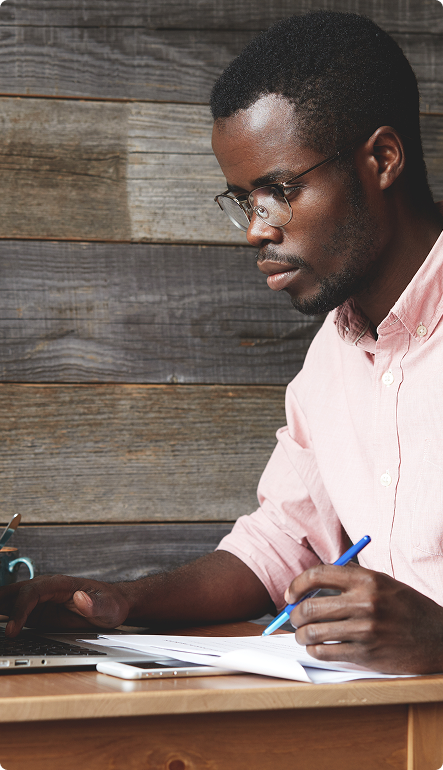 A person writing an article